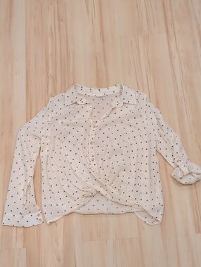 mine Cream Button-Front Polka Dot Twist Hem Shirt